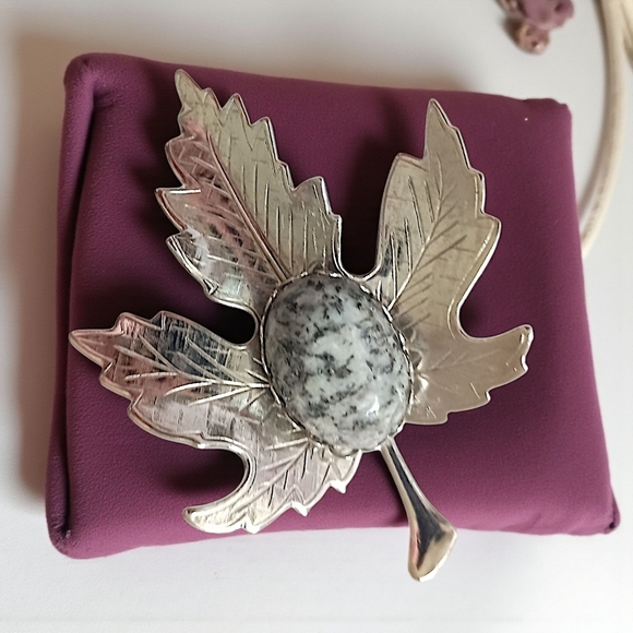 Vintage Maple Leaf Brooch Pin Jasper Cabochon Silver Tone Autumn Harvest‎ Fall - Picture 9 of 15